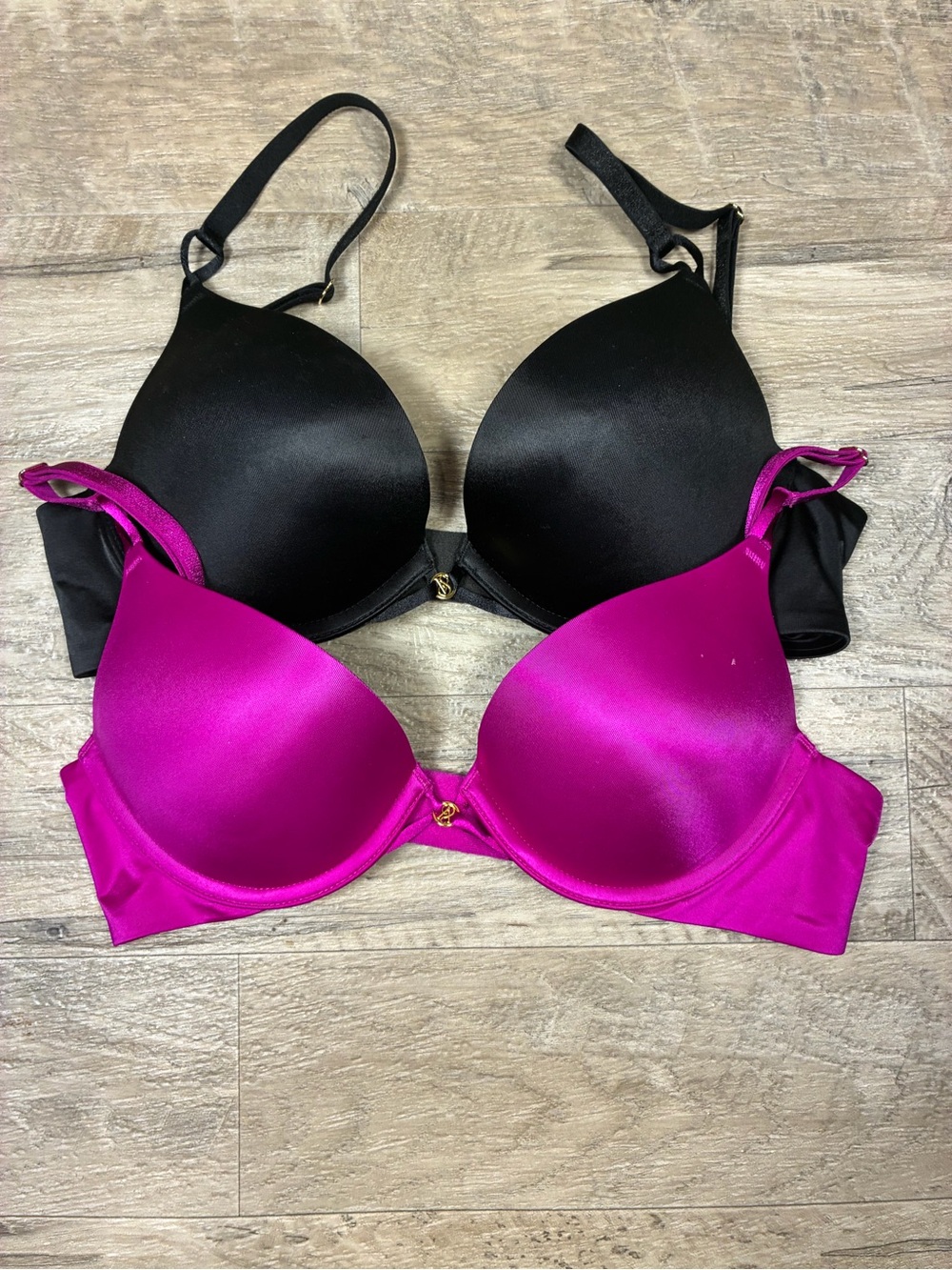 Victoria Secret 2 Satin Bombshell Plunge Push Up Bras Add 2 Cups